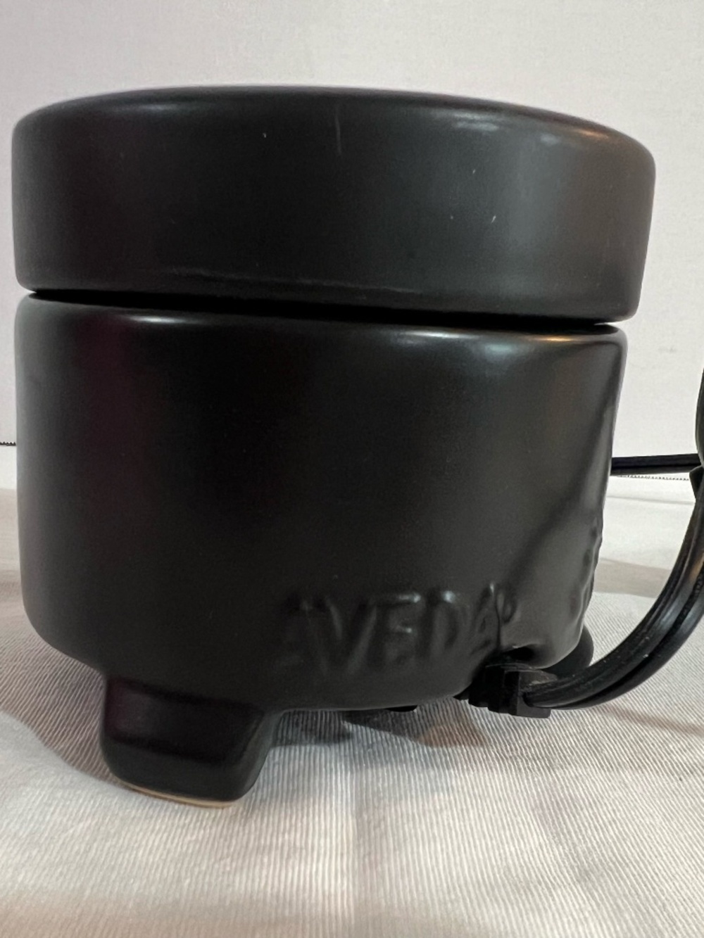 Aveda black ceramic aroma essential oil diffuser
